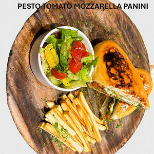 Pesto Tomato Mozarella Panini