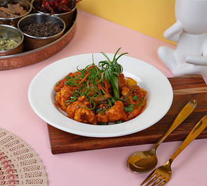 Prawns Tossed In Choice Of Sauce