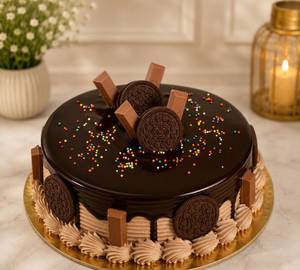 Chocolate Kitkat And Oreo Cake