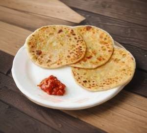 4..Aloo Paratha With Souc