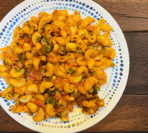 Schezwan Flavoured Vegetable Macroni