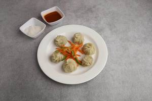 Veg Steamed Momos [6 Pieces]