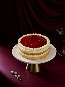 Vanilla Strawberry Cake (500g)