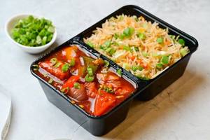 Paneer Chilli With Veg Fried Rice [Serves 1]