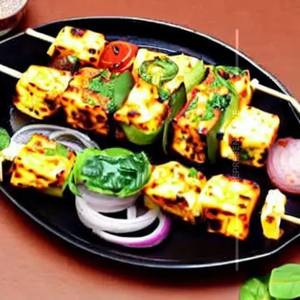 Paneer Tikka Pizza