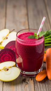 Apple beetroot and carrots juice