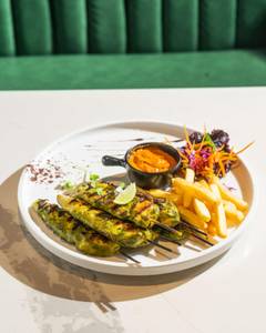 Harissa Grilled Chicken Skewers (05-06 Pcs)