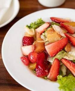 La Lavash Nutty Cheese Salad
