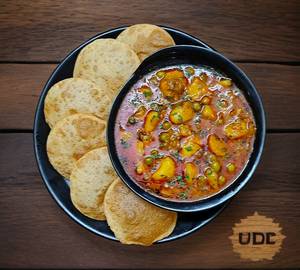 Poori [5 Piece] and aloo sabji