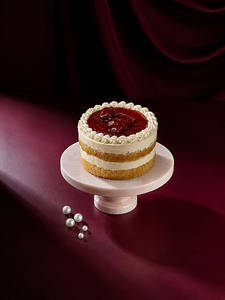 Luxury Strawberry Mini Cake