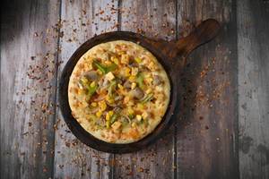 Deluxe Veggies Pizza