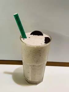 Strawberry Oreo Shake