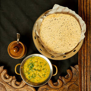 Gharwali Khichdi With Papad