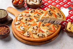 Mushroom Corn Delight Pizza