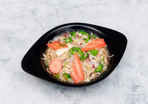 Veg Hakka Noodles In Gravy