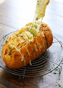 Signature Pull Apart Garlic Bread