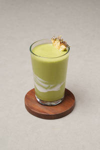 Matchacolada (iced)