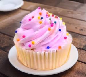 Strawberry Cupcake (Serves 1-2)