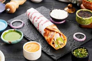 Egg Makhani Roll