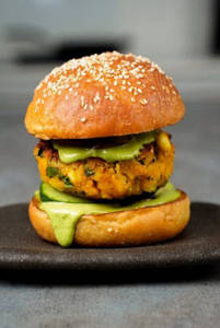 Tandoori Paneer Tikka Burger