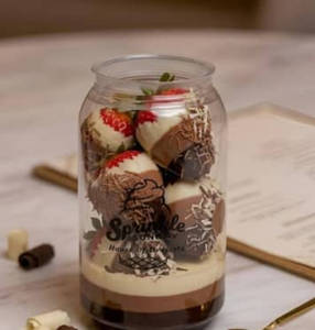 Triple Chocolate Dipped Strawbeery [winters special]
