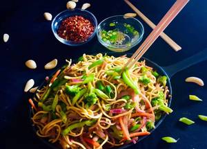 Veg Hakka Noodles