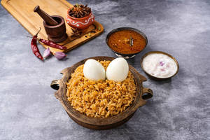 Ambur Egg Biryani (seeraga Samba Biryani - Served With 2 Eggs, Chicken Gravy & Raita - 475g)