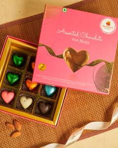 Assorted Chocolate With Nuts [9 pcs]