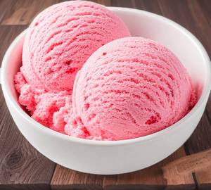 Strawberry ice cream scoops