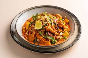 Chicken Burmese Khao Suey Curry With Noodles & Condiments