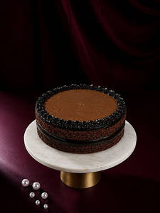 Rich Nutella Chocolate Cake (500g)