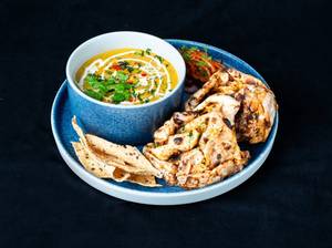 Corn Palak Lababdar With Chili Chur Chur Naan