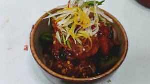 Singapore Chilli Crab & Prawns (crab-1 Pc/ Prawn-3 Pcs)