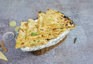 Aloo Pyaaz Naan