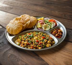 Paneer Bhurji Poori Thali