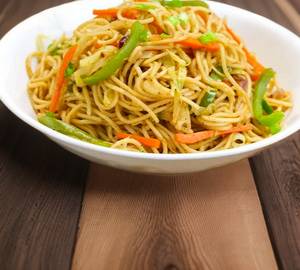 Hakka noodles full plate