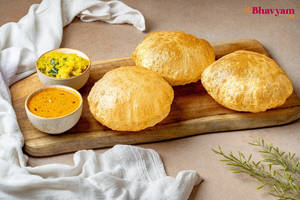 Poori With Side Dish (3 Pcs)