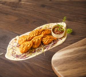 Corn Fried Momos [6 Pieces]