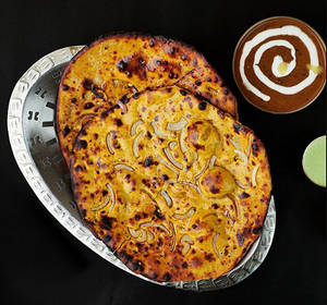 Dal Makhani + 2 Missi Roti Combo