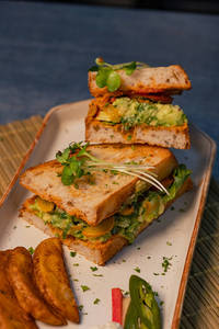 Avacado Veggie Sandwich
