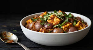 Paneer Do Khatta Pyaz