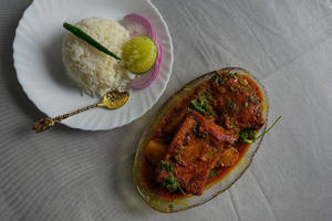 Aloo Dia Rui Macher Jhol