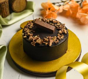 Kitkat Cake [500 Grams]
