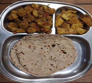 Aloo Tamatar Pyaaz ki Chatpati Sukhi Sabji and 3 Plain Tawa Roti