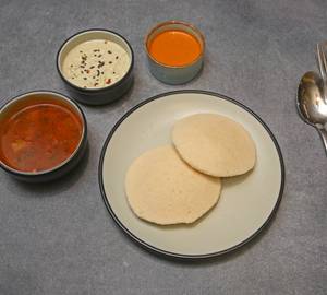Idli Sambar & Chutney