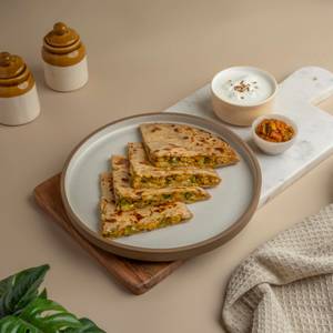 Aloo Paratha With Curd