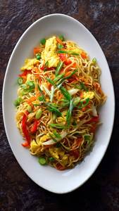Egg chowmin