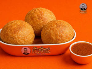 Pyaaz Kachori - 3 Pack + Extra Chutney
