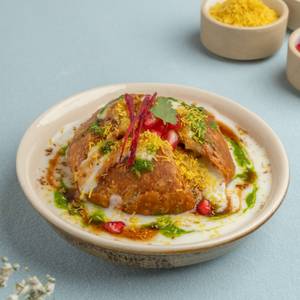 Kachori Chaat [Dahi]