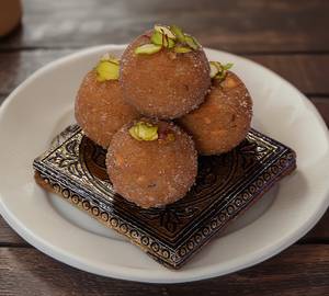 Desi Ghee Wheat Ladoo